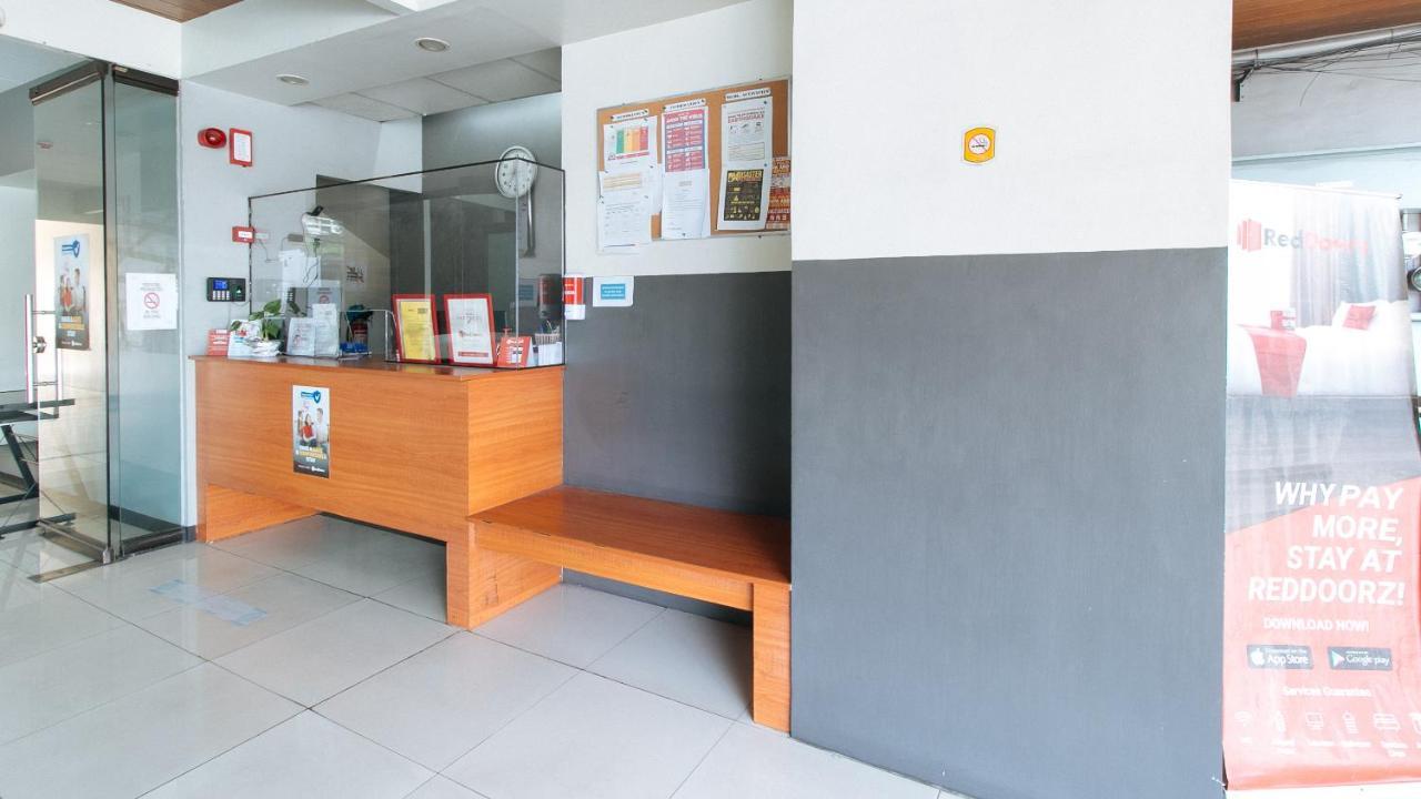 Reddoorz Plus @ Kamuning Quezon City Buitenkant foto