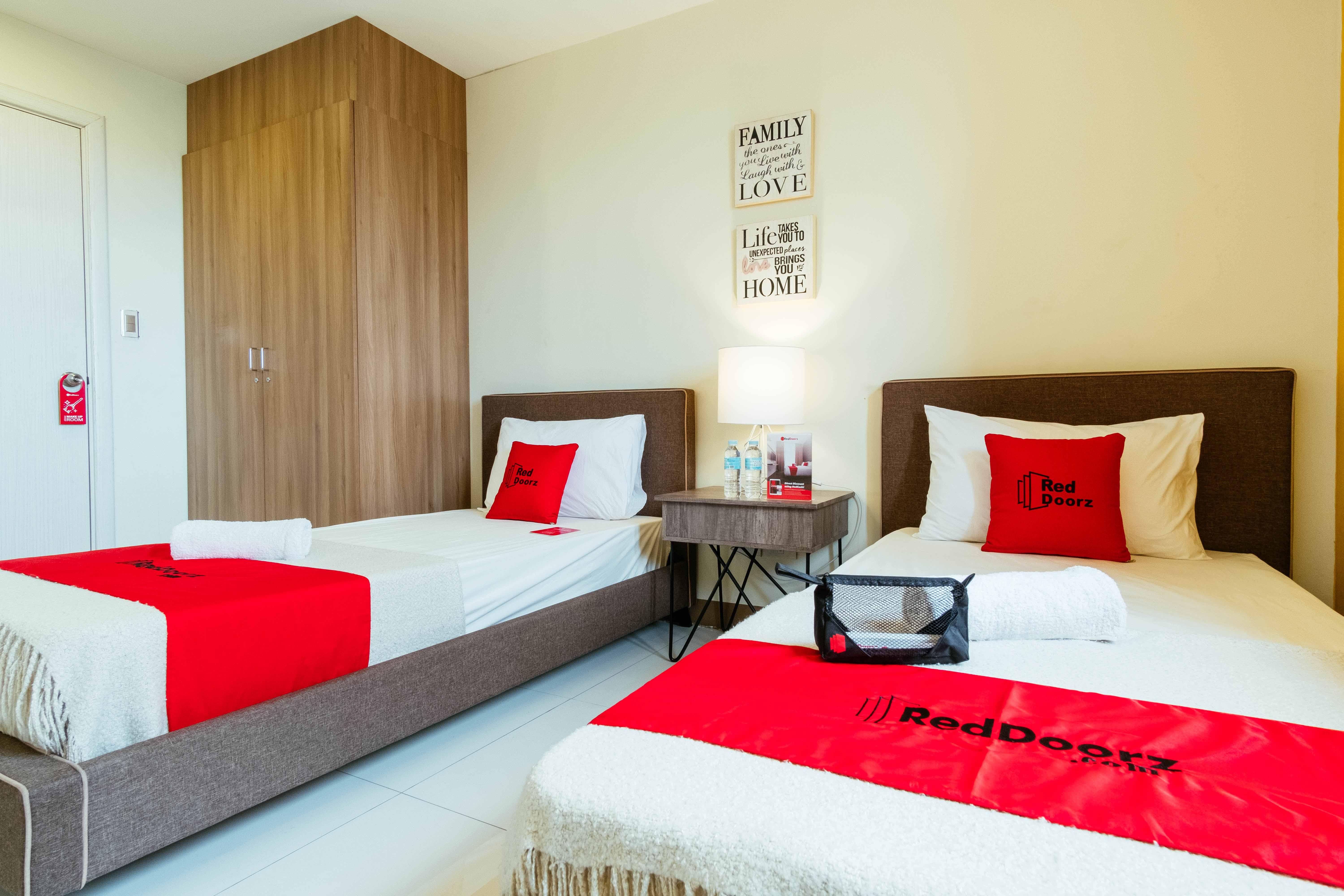 Reddoorz Plus @ Kamuning Quezon City Buitenkant foto